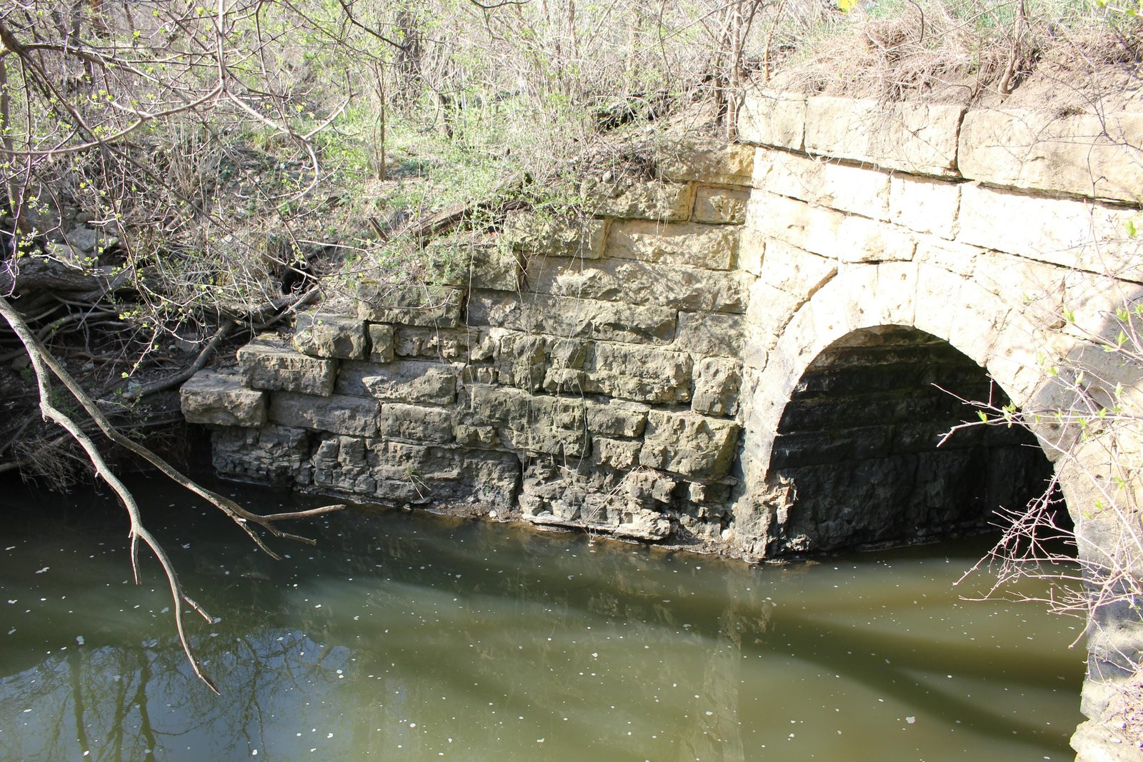 Northwest wing wall
